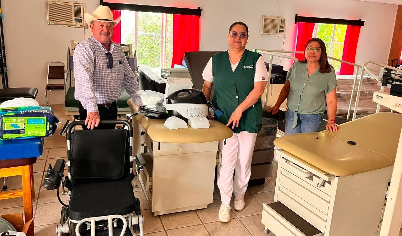 DONACIÓN DE EQUIPO MEDICO Y DE REHABILITACIÓN